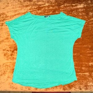 Cable & Gauge Green Women's Top